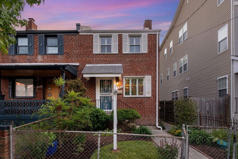 707 Burns St SE, Washington, DC 20019
