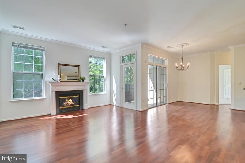 4151 Castlecary Ln #301, Fairfax, VA 22030
