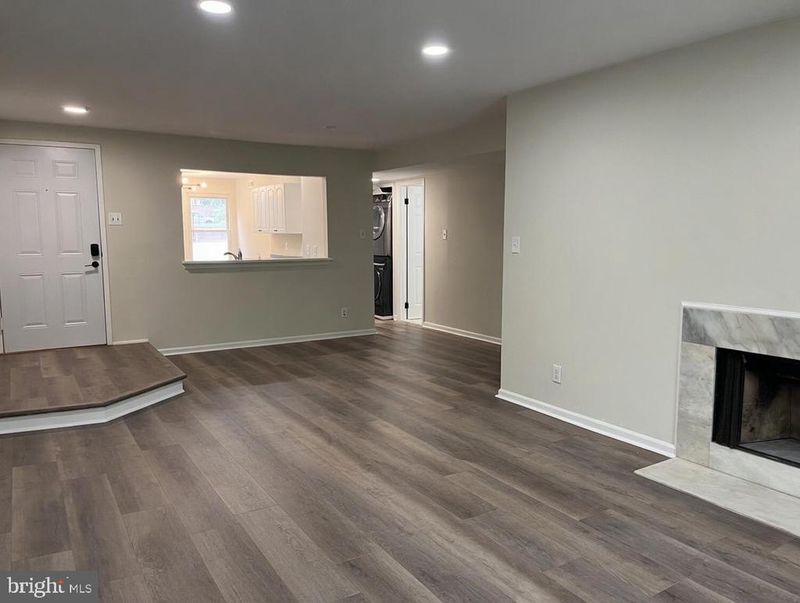 21 Pickering Ct #21-101, Germantown, MD 20874