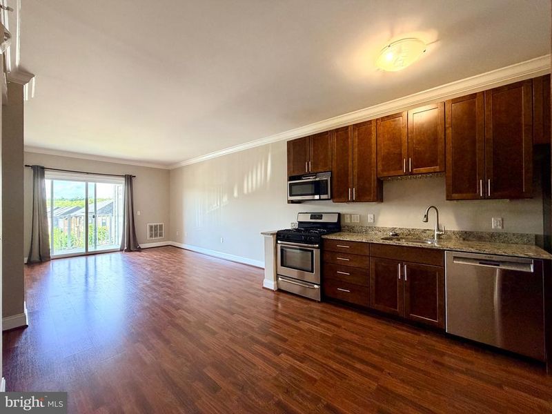 6301 Edsall Rd #418, Alexandria, VA 22312