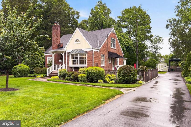 9119 Mcnair Dr, Alexandria, VA 22309