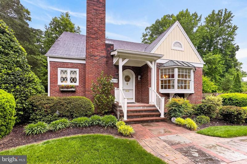 9119 Mcnair Dr, Alexandria, VA 22309
