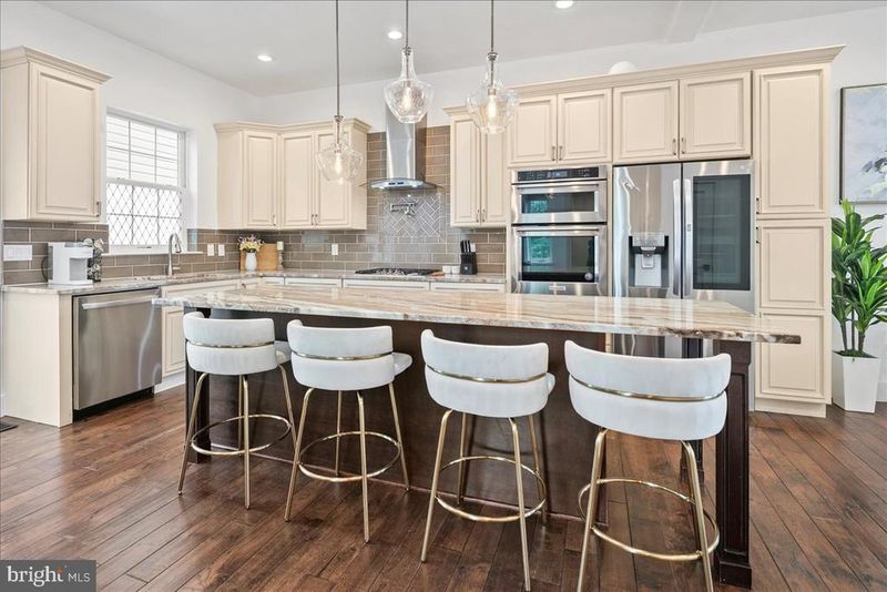 3121 24th St S, Arlington, VA 22206
