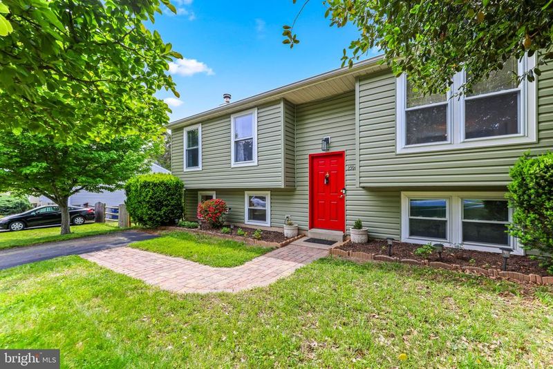 25948 Largo Ct, Damascus, MD 20872