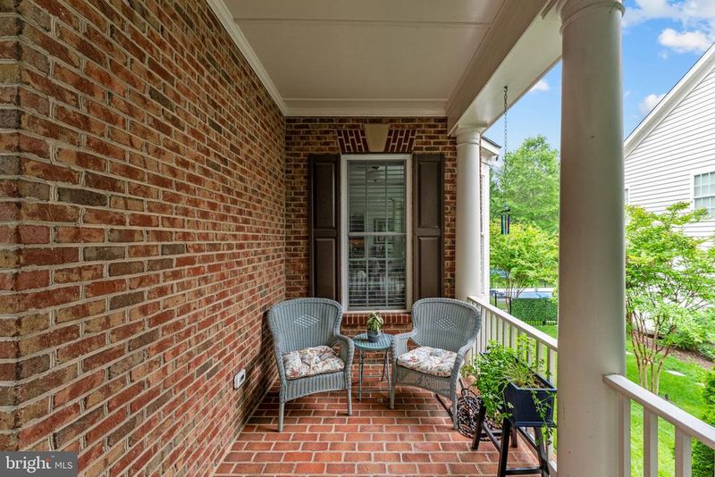 21398 Fairhunt Dr, Ashburn, VA 20148