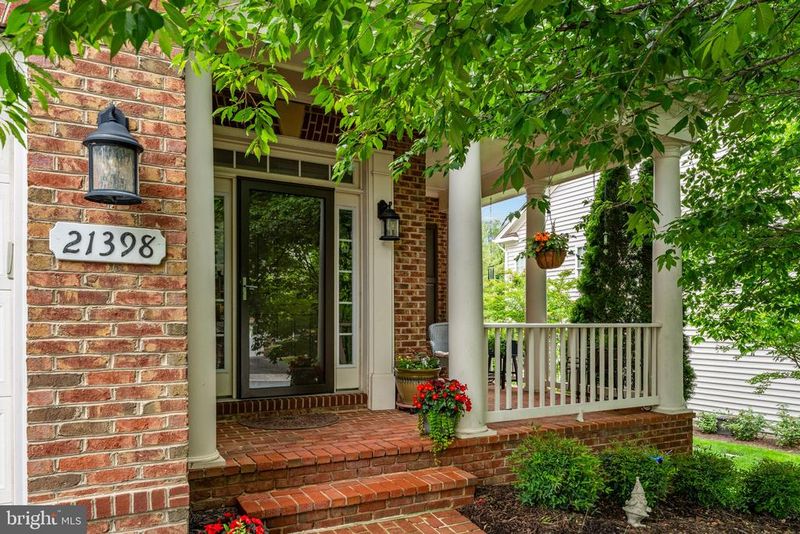 21398 Fairhunt Dr, Ashburn, VA 20148