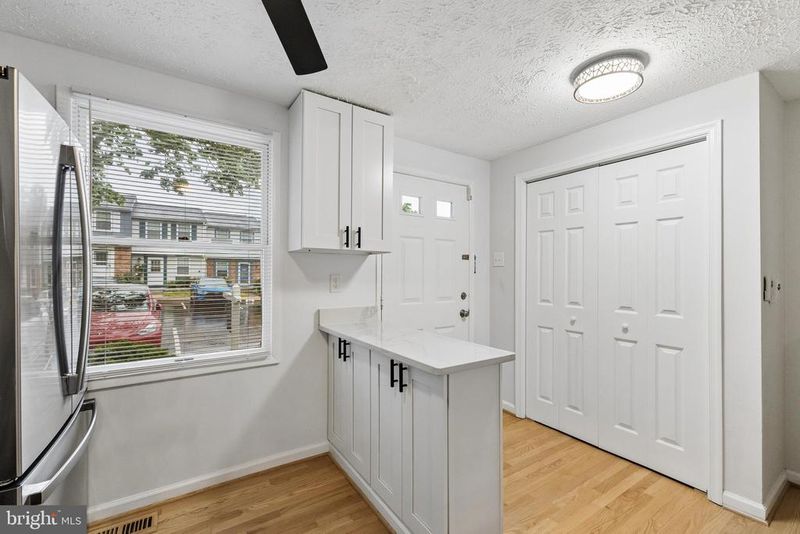 8317 Brookvale Ct, Springfield, VA 22153