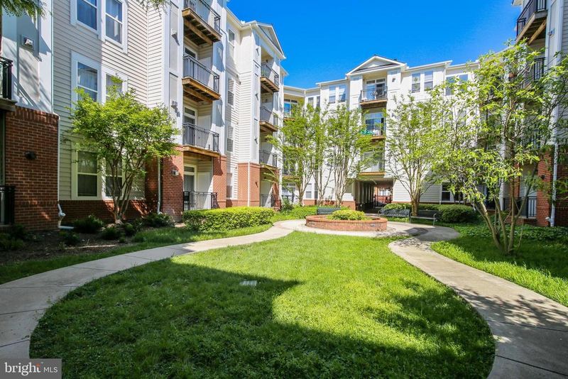 2665 Prosperity Ave #447, Fairfax, VA 22031