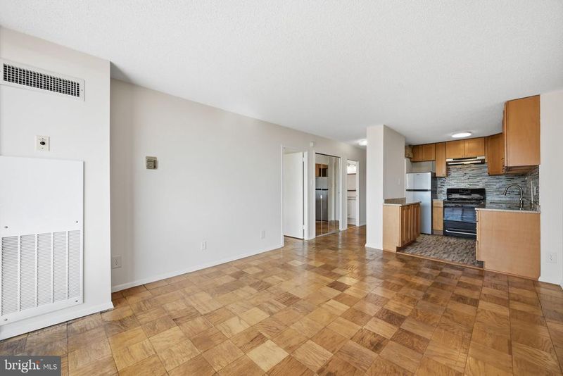 5225 Pooks Hill Rd #517N, Bethesda, MD 20814