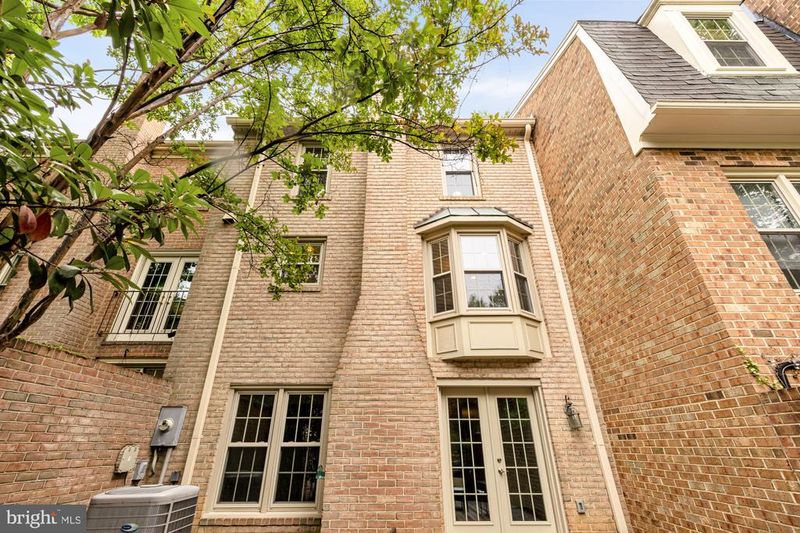 4619 4th Rd N, Arlington, VA 22203