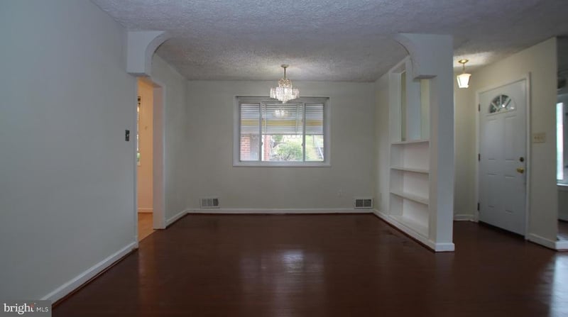 5407 Sargent Rd, Hyattsville, MD 20782