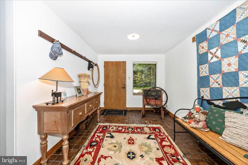 13170 Catoctin Hollow Rd, Thurmont, MD 21788