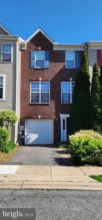 2499 Lakeside Dr, Frederick, MD 21702
