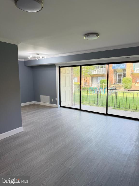 7604 Savannah St #T2, Falls Church, VA 22043