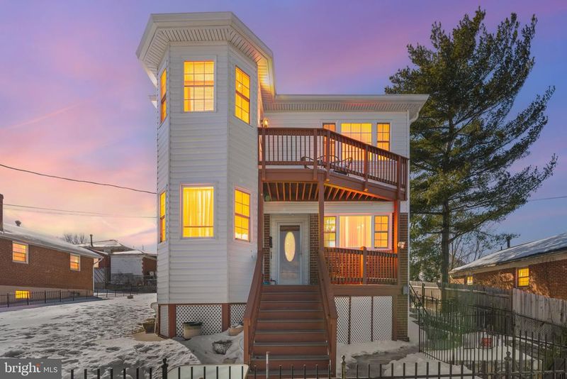 2218 S Monroe St, Arlington, VA 22206