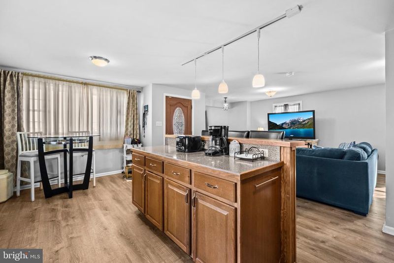 2218 S Monroe St, Arlington, VA 22206