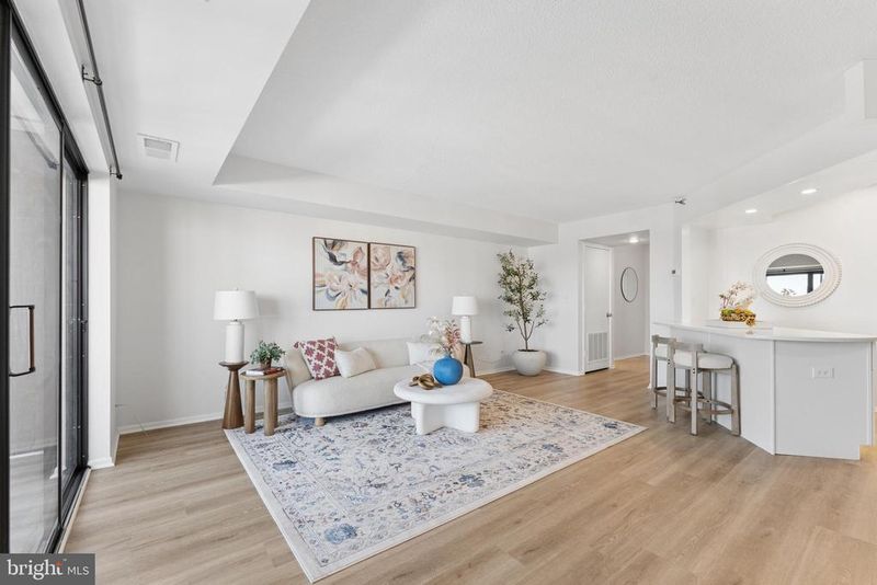 900 N Stafford St #2125, Arlington, VA 22203