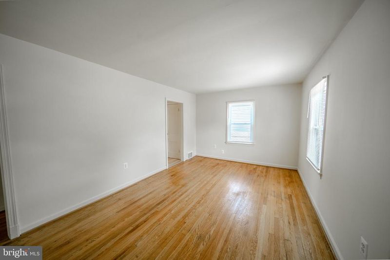 4002 74th Ave, Hyattsville, MD 20784