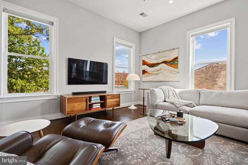 5516 14th St NW #5, Washington, DC 20011