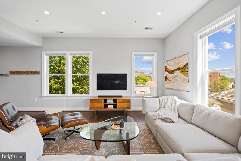 5516 14th St NW #5, Washington, DC 20011