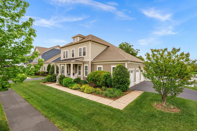 41953 Paddock Gate Pl, Ashburn, VA 20148