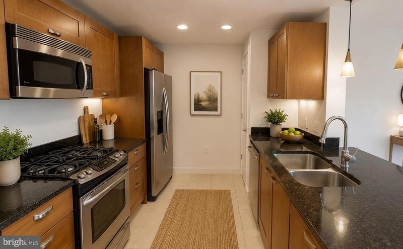 2451 Midtown Ave #601, Alexandria, VA 22303