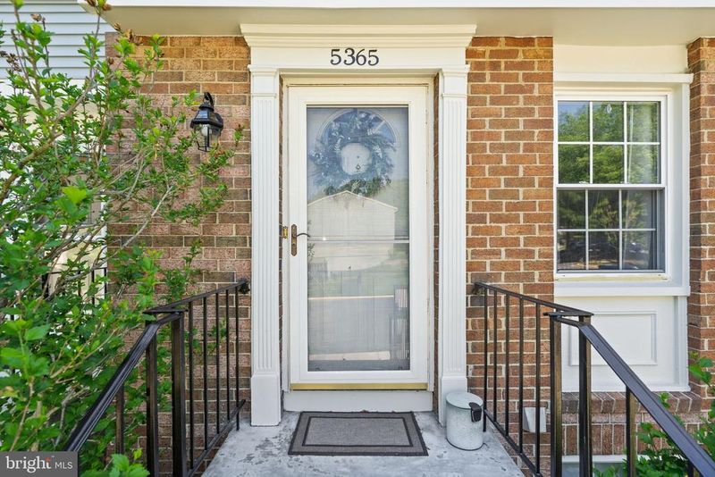 5365 Harbor Court Dr, Alexandria, VA 22315