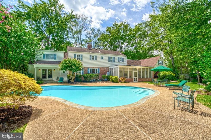 9211 Forest Haven Dr, Alexandria, VA 22309