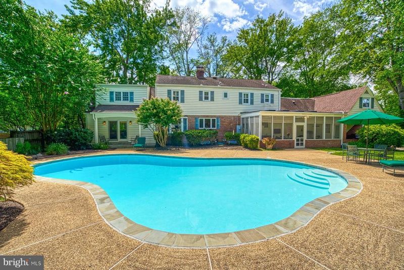 9211 Forest Haven Dr, Alexandria, VA 22309