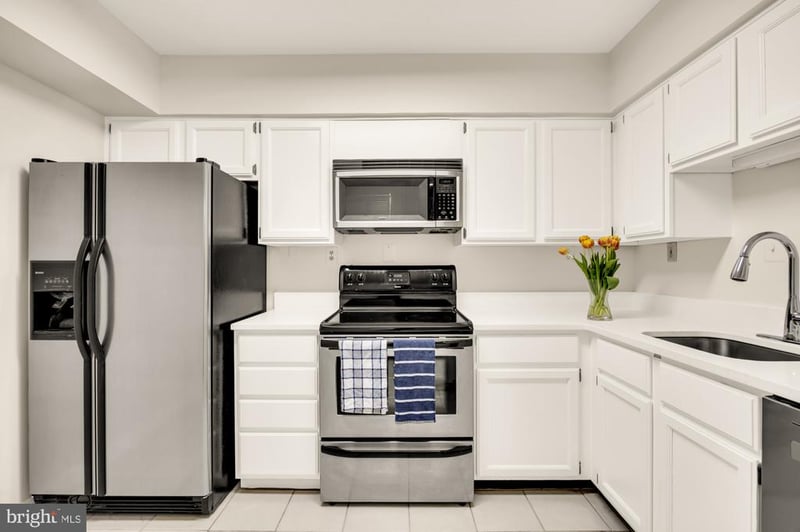 3117 Patrick Henry Dr #430, Falls Church, VA 22044