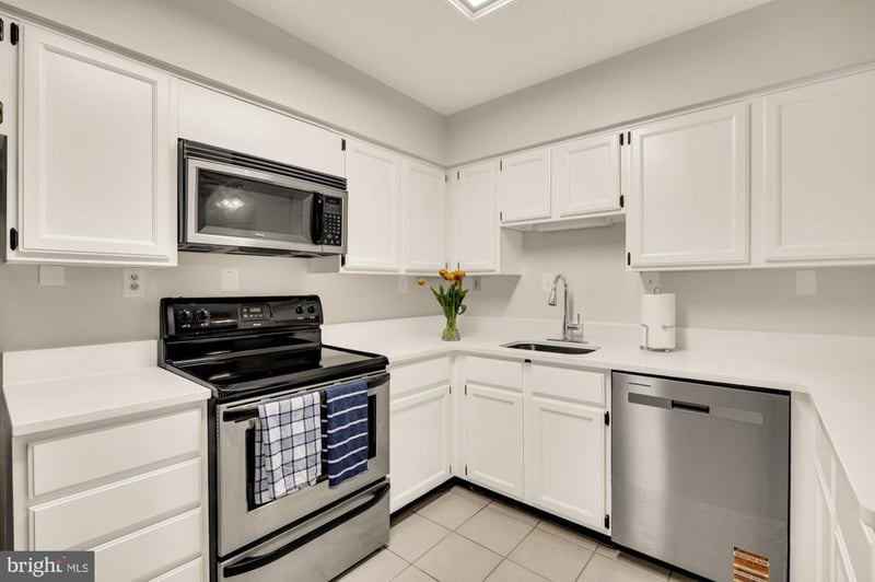 3117 Patrick Henry Dr #430, Falls Church, VA 22044