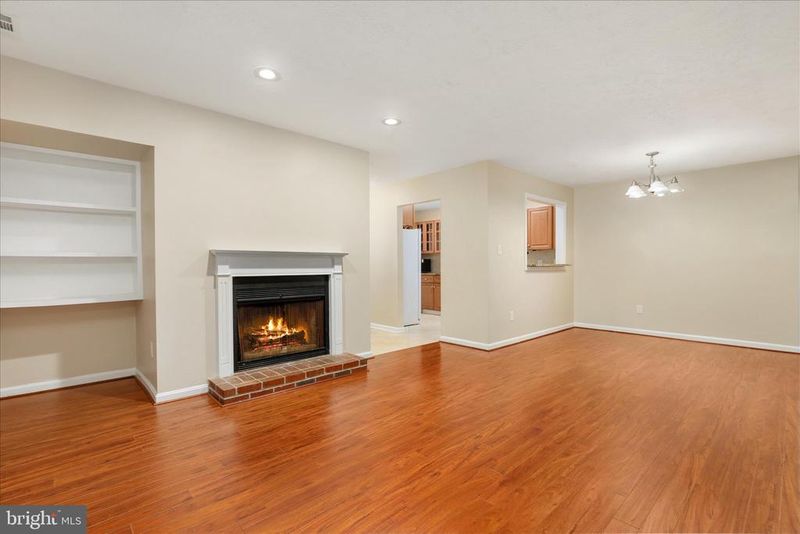 10110 Oakton Terrace Rd #10110, Oakton, VA 22124
