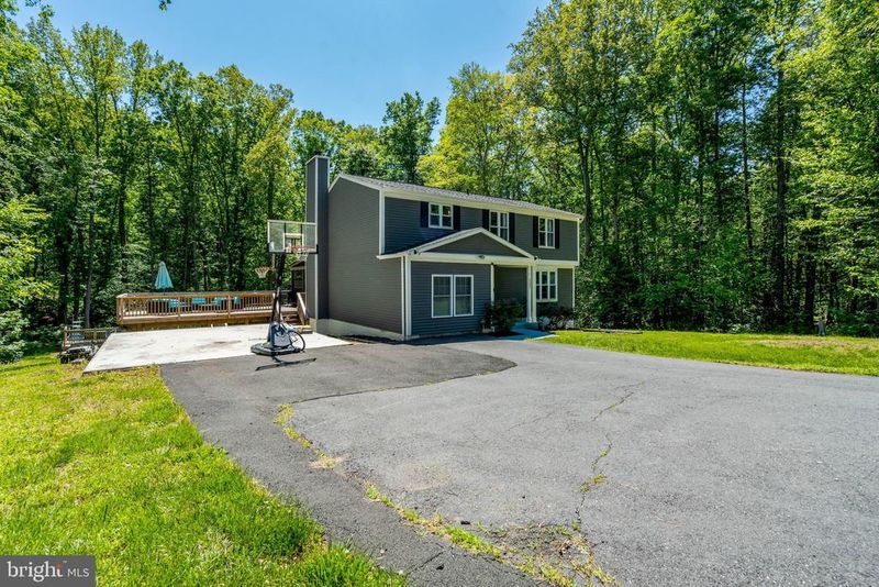 8085 Gracie Dr, Manassas, VA 20112