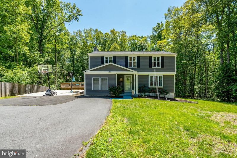 8085 Gracie Dr, Manassas, VA 20112