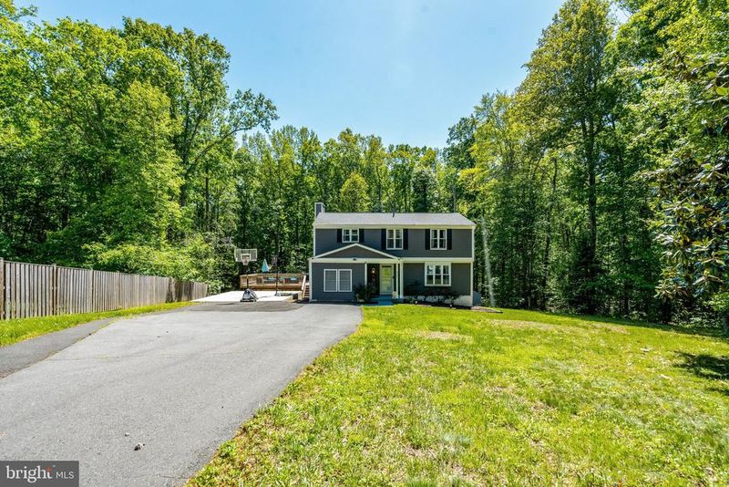 8085 Gracie Dr, Manassas, VA 20112