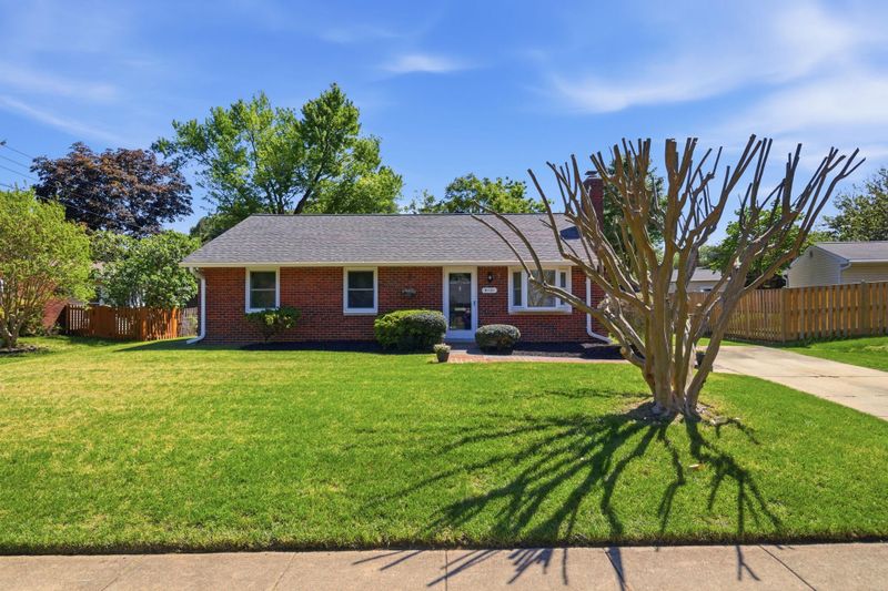 6121 Yellowstone Dr, Alexandria, VA 22312