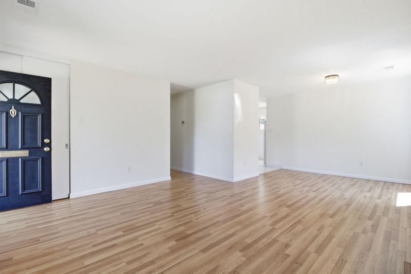 6121 Yellowstone Dr, Alexandria, VA 22312