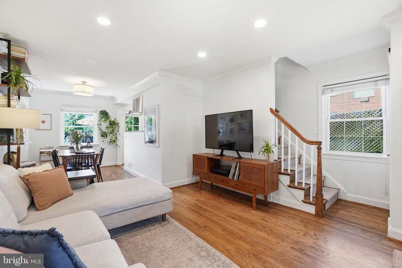 11 E Mason Ave, Alexandria, VA 22301