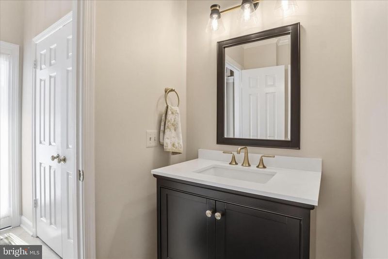 1496 Hampton Hill Cir, Mclean, VA 22101