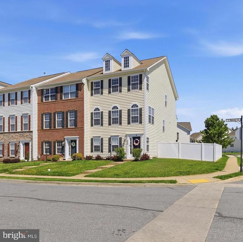 322 E Wainscot Dr, New Market, MD 21774