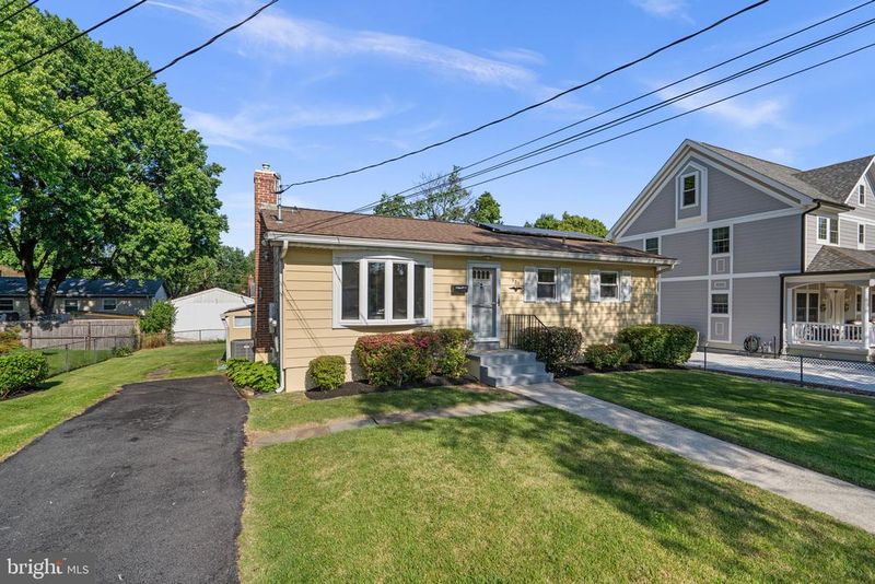 909 1st St, Rockville, MD 20850