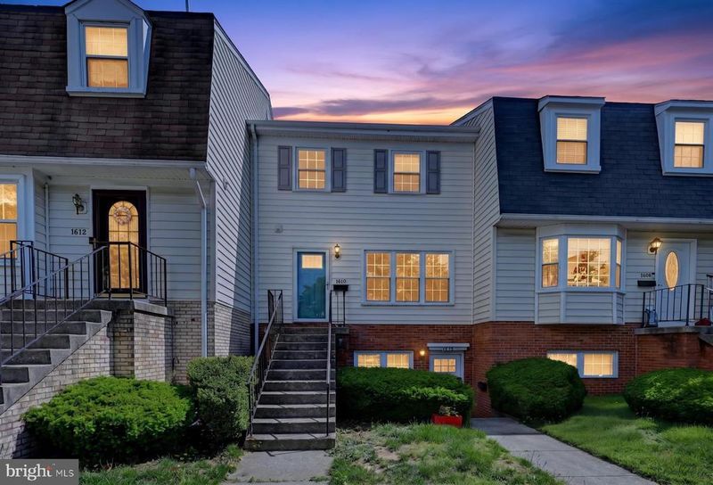 1610 E Bancroft Ln, Crofton, MD 21114