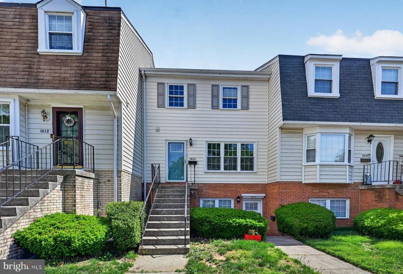 1610 E Bancroft Ln, Crofton, MD 21114
