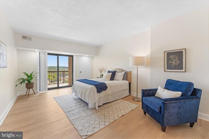 200 N Pickett St #1614, Alexandria, VA 22304