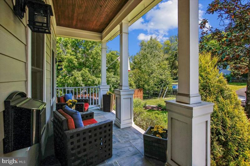 2134 Emilys Ln, Falls Church, VA 22043