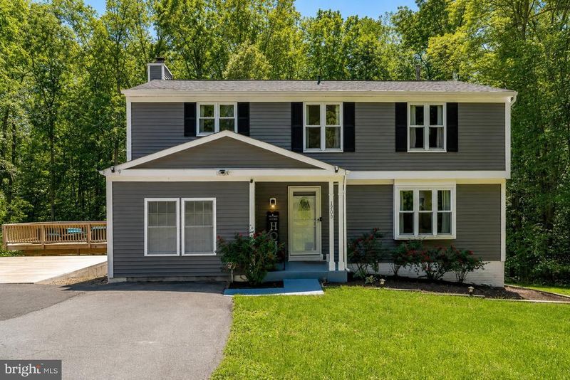8085 Gracie Dr, Manassas, VA 20112