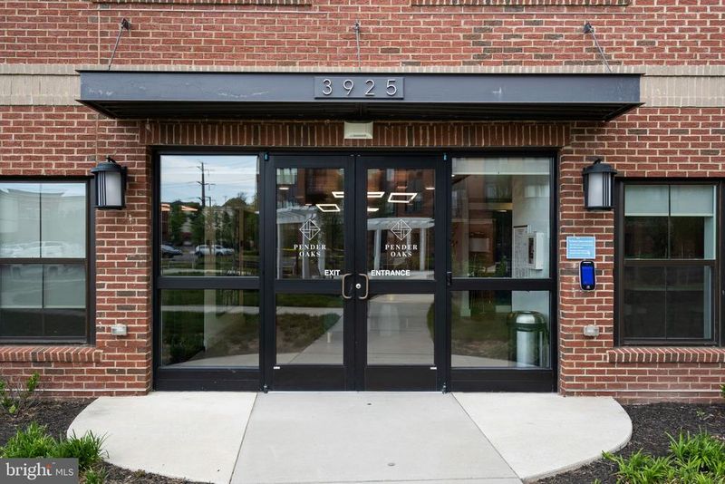 3925 Fair Ridge Dr #201, Fairfax, VA 22033