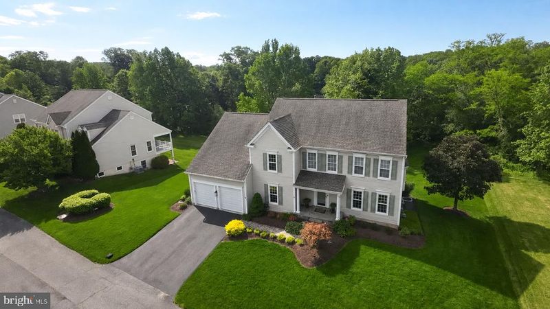 5126 Myrtle Leaf Dr, Fairfax, VA 22030