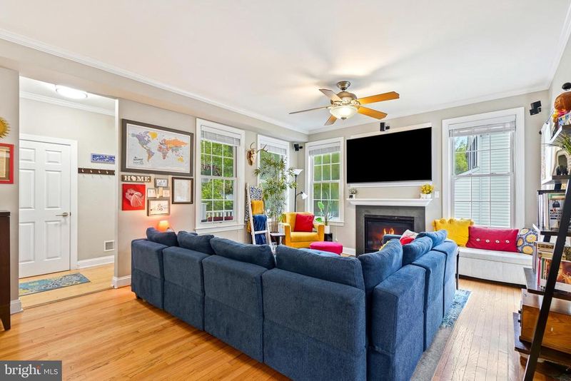 711 Mimosa Cove Rd, Deale, MD 20751