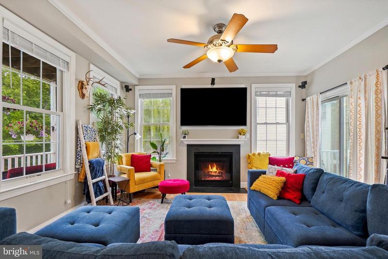 711 Mimosa Cove Rd, Deale, MD 20751